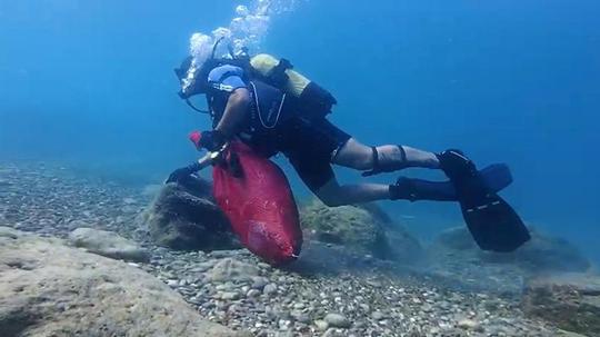 Hıdırellez dilekleri, aylar sonra da deniz yaşamını tehdit ediyor