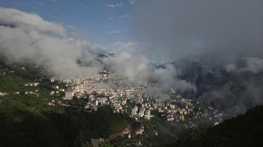 Artvin'de sis bulutu görsel şölen oluşturdu