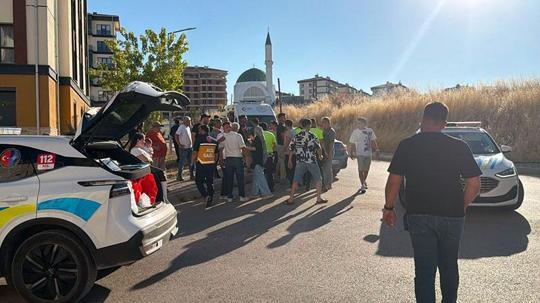 Eskişehir’de otomobille kamyonet çarpıştı; 6 yaralı