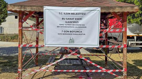 Belediye kirli bırakılan kameriyeyi 7 gün süreyle kullanıma kapattı