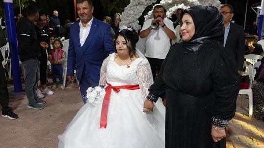 Down sendromlu Elif'in düğün hayali gerçek oldu