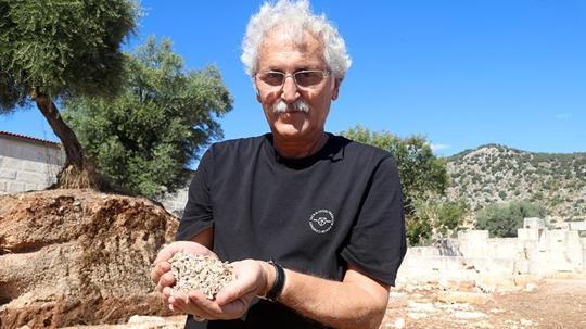 Parası olanın bile kullanamadığı renk; antik dünyada gücün ve statünün simgesi mor
