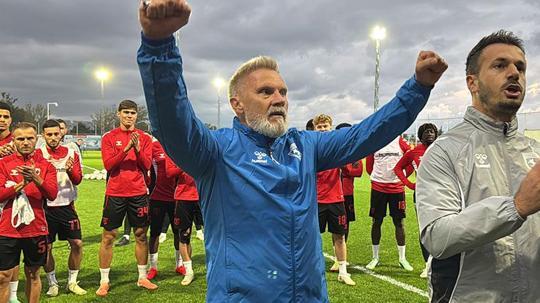 Thorsten Fink: Cumartesi günü şehir şehire, taraftarlar taraftarlara karşı olacak