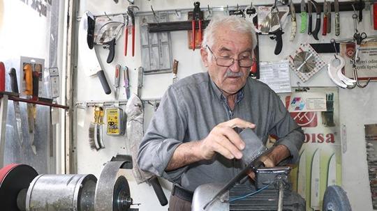 Baba mesleği bileyiciliği 60 yıldır sürdürüyor