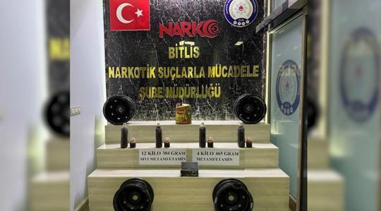 Bitliste araçta 16 kilo 769 gram metamfetamin ele geçirildi; 2 tutuklama