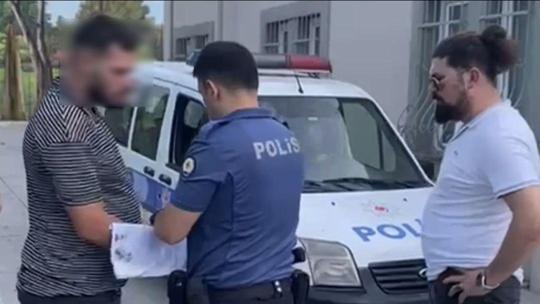 Küçükçekmecede ehliyet sınavına düzenekle giren aday yakalandı