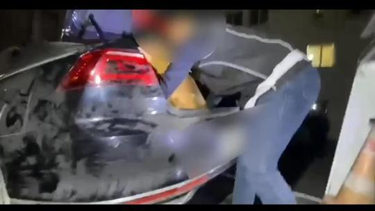 Takiple durdurulan otomobilde 25 bin uyuşturucu hap ele geçirildi