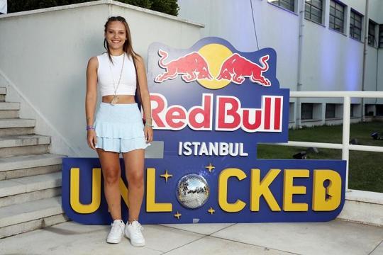 Ünlü isimler Red Bull İstanbul Unlocked etkinliğinde bir araya geldi