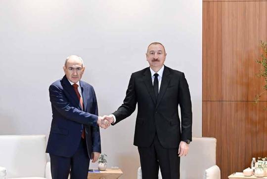 Aliyev ile Paşinyan, Abu Dabide görüştü