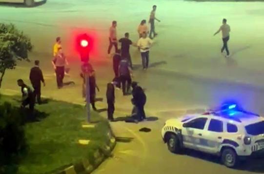 Muşta silahlı, sopalı kavga kamerada