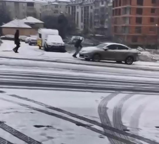 İstanbulda kar yağışı etkili oluyor