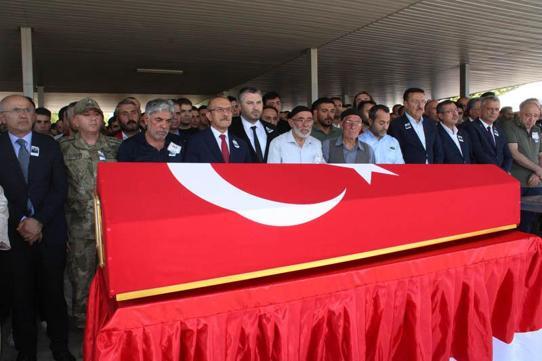 Pençe-Kilit Harekatı şehitleri toprağa verildi