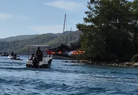 Fethiyede tekne yangını