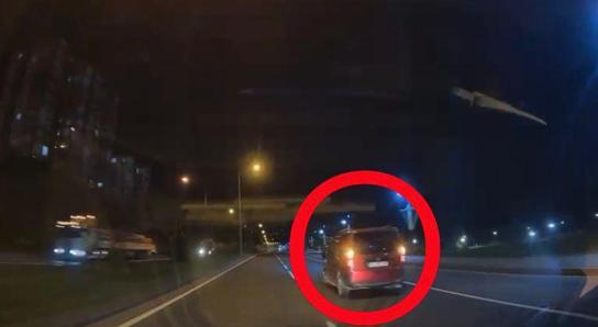 Hafif ticari araçla makas atan sürücüye 14 bin TL para cezası