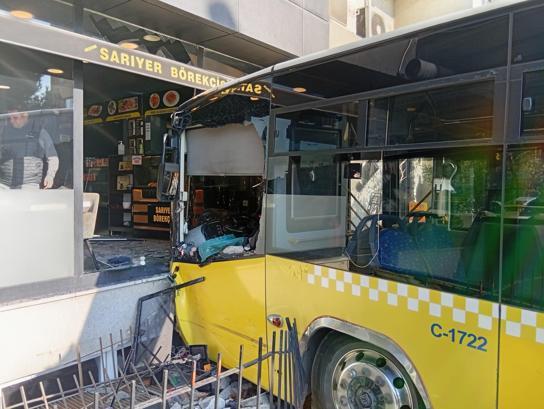 Üsküdarda İETT otobüsü börekçiye girdi: 4 yaralı