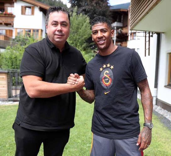 Patrick van Aanholt: Ligi Galatasarayın hak ettiği yer olan en tepede bitireceğiz