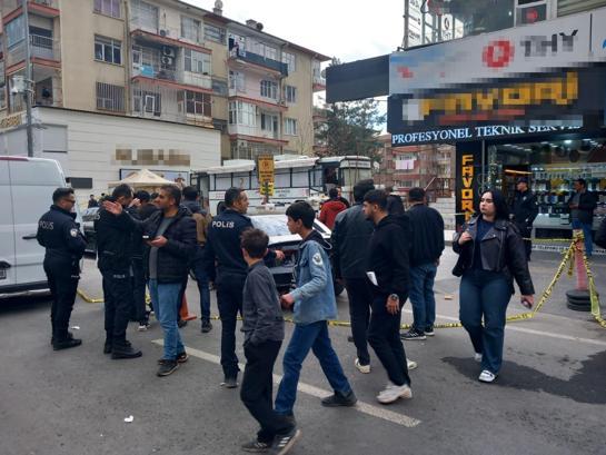 Müteahhit ile emlakçı arasında tadilat kavgası: 3 yaralı