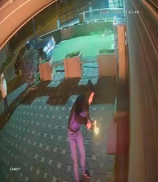 Büyükçekmecede iş yerini molotofla yakmaya çalışan 3 şüpheli tutuklandı