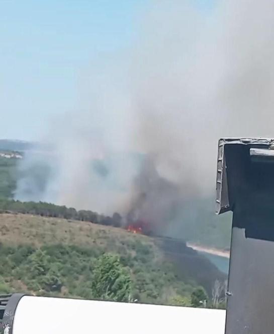Sultangazi Kent Ormanındaki yangın kontrol altına alındı