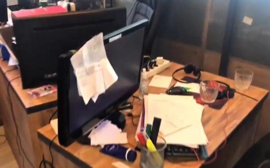 Yabancıları ucuz abonelik bahanesiyle dolandıran 3 şüpheli tutuklandı