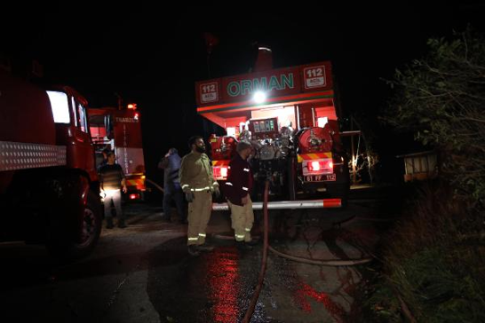 Trabzonda orman yangını; 2 itfaiye eri dumandan etkilendi