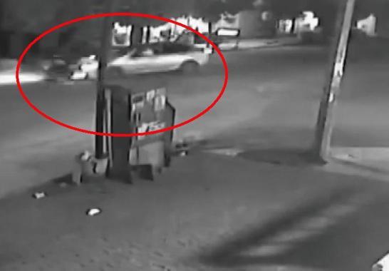 Yaralı polislerle ilgili yorumu, yardım için telefonunu verdiği kişinin yaptığını söyledi