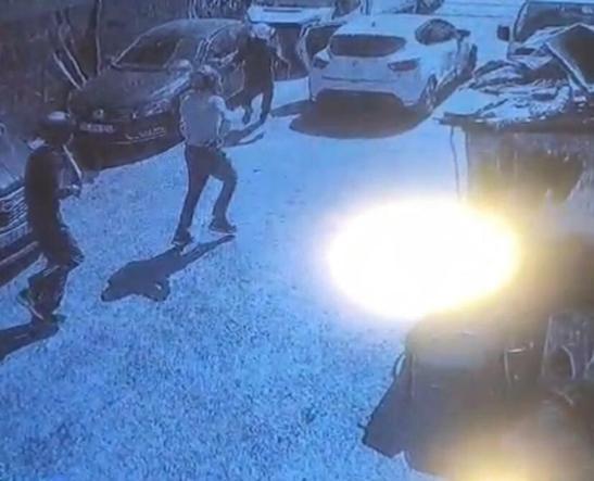 Kasklı şüphelilerden tüfek ve tabancalı soygun