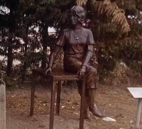 Bursa’da gençlerden Nazım ve Münevver’e tebessüm ettiren dokunuş