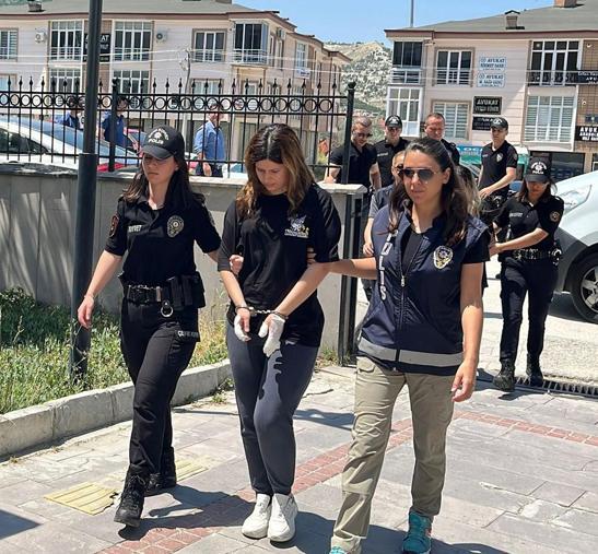 Özge Bedir cinayetinde, 2 sanığa ağırlaştırılmış müebbet, eşe beraat kararı onandı