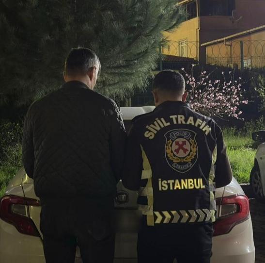 Küçükçekmecede aracıyla ters şeritte ilerleyen sürücüye 31 bin lira ceza