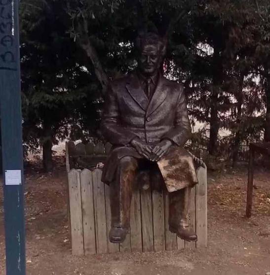 Bursa’da gençlerden Nazım ve Münevver’e tebessüm ettiren dokunuş