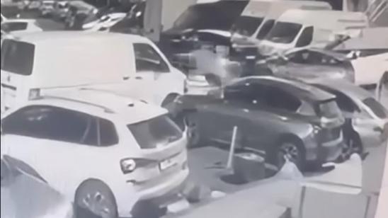 Kağıthane’de camcıya silahlı saldırı: Ne bakıyorsun dedi ayaklarına sıktık