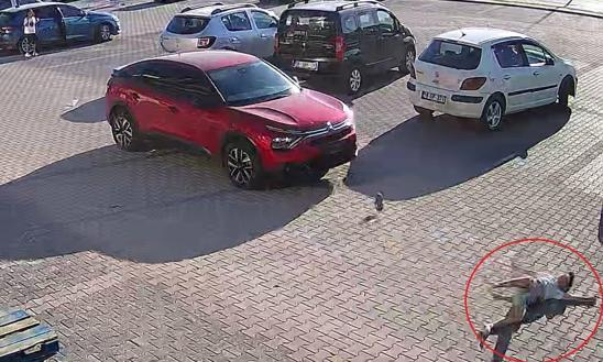 Bursada koşarak yola çıkan çocuğa otomobilin çarptığı kaza kamerada
