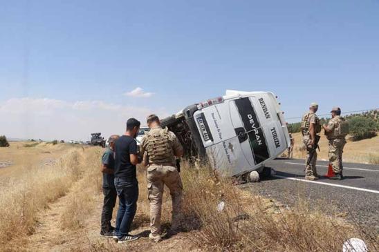 Diyarbakır’da minibüs devrildi: 5 ölü, 11 yaralı
