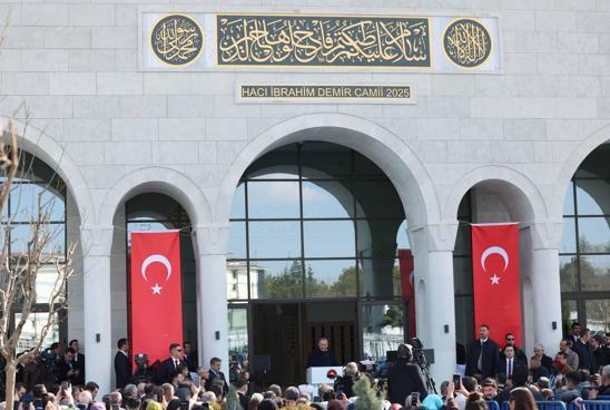 Cumhurbaşkanı Erdoğan: Milli ve manevi kimliğimize sahip çıkmaya devam edeceğiz