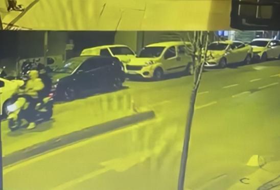 Kağıthane’de camcıya silahlı saldırı: Ne bakıyorsun dedi ayaklarına sıktık