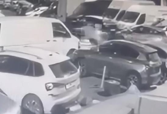 Kağıthane’de camcıya silahlı saldırı: Ne bakıyorsun dedi ayaklarına sıktık