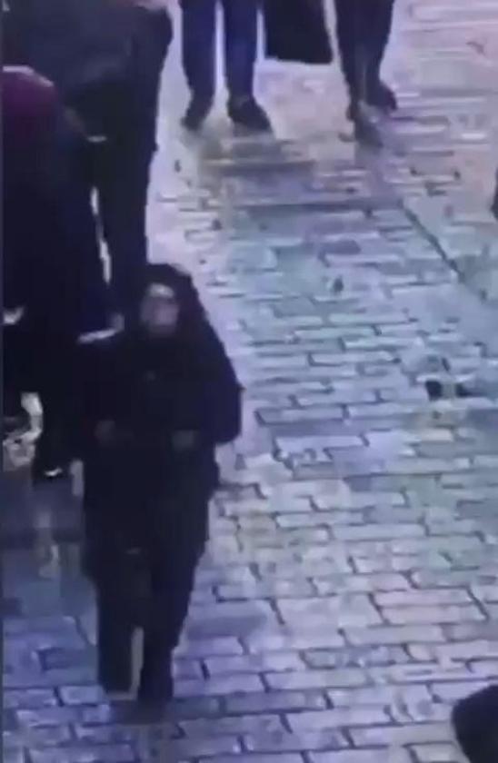 İstiklal Caddesinde şüpheli kadının kaçış anı kamerada