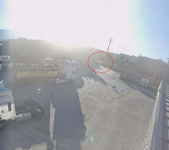 Elektrik direğine çarpan otomobilin sürücüsü öldü