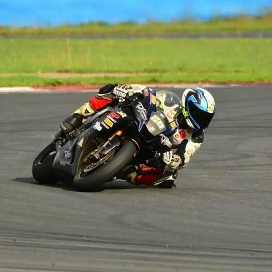 Şampiyon motosikletçi, İzmirde son yolculuğuna uğurlandı