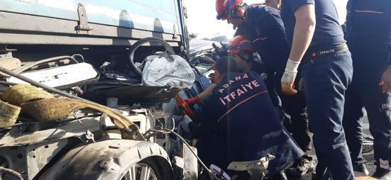 TIRa arkadan çarpan otomobilin sürücüsü öldü