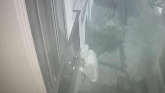 Pendikte eve girip anahtarı çaldı, benzin alırken yakalandı