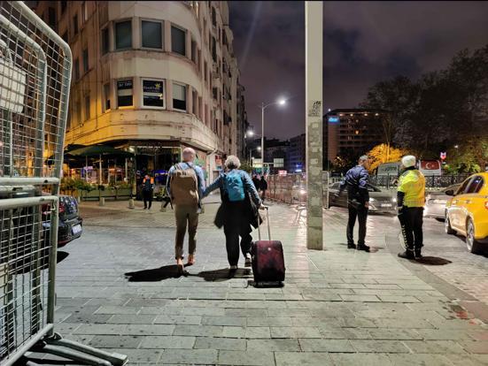 1 Mayıs tedbirleri kapsamında, bazı yollar araç ve yaya trafiğine kapatıldı