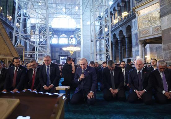 Cumhurbaşkanı Erdoğan, cuma namazını Ayasofya-i Kebir Cami-i Şerifinde kıldı