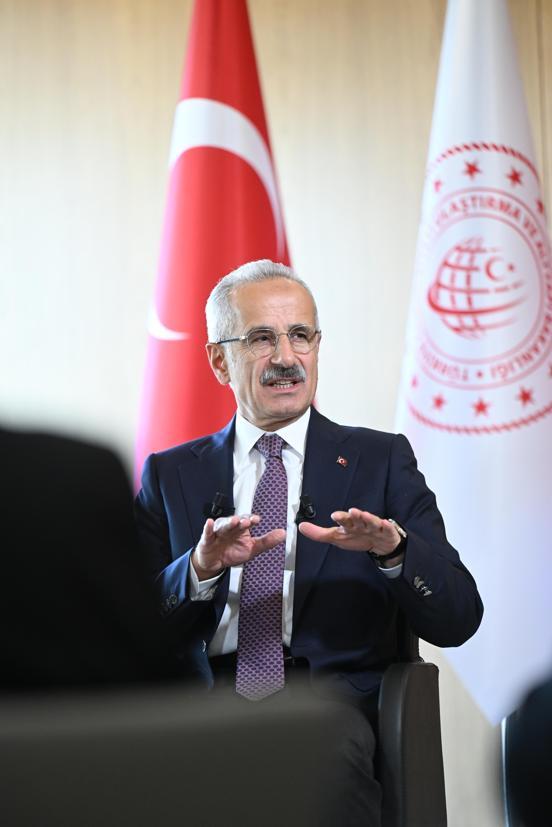 Bakan Uraloğlu: Rize-Artvin Havalimanı’nda 2 milyon 400 bine yakın yolcu seyahat etti