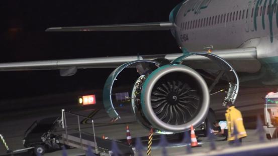 Cidde seferi için havalanan uçak, motor arızası nedeniyle acil iniş yaptı