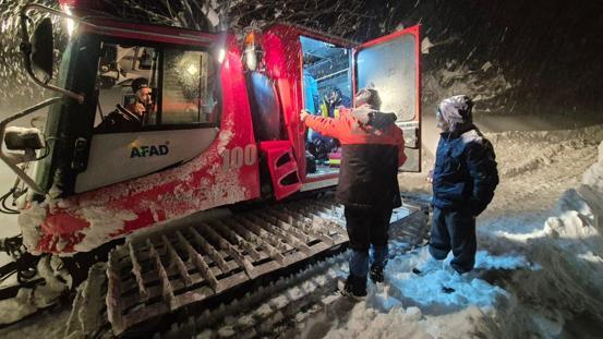 Kastamonuda kar kalınlığı 2 metreye yaklaştı; 616 köy yolu kapalı