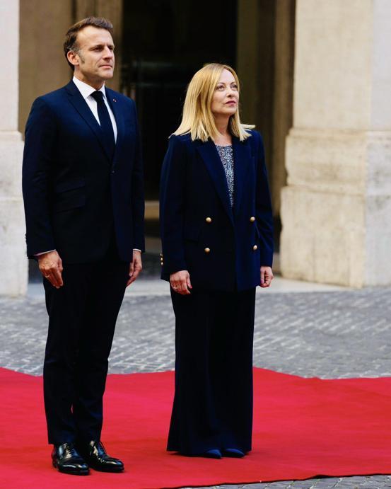 Meloni ve Macron, İtalyada bir araya geldi