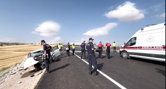 Tokat’ta iki otomobil çarpıştı; evli çift ile 2 aylık bebekleri öldü