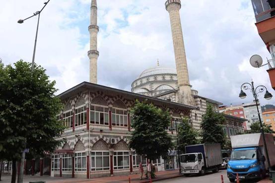 Cumhurbaşkanı Erdoğanın Kayıyor dediği cami korozyona uğramış